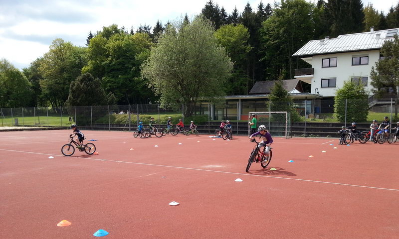 Kinder-/Jugend-Training
