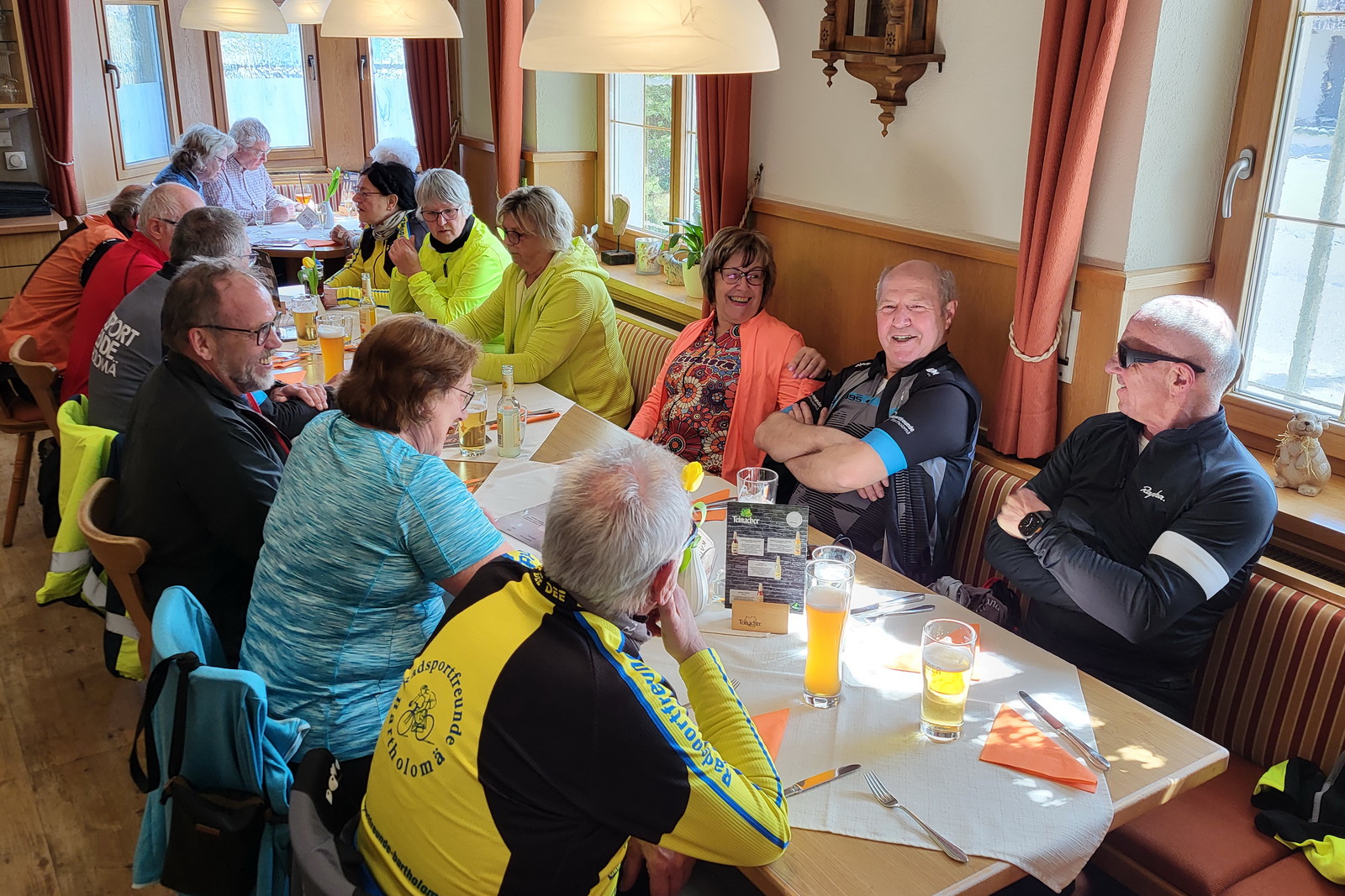 Saisonauftakt der Mittwochsradler nach Stubersheim