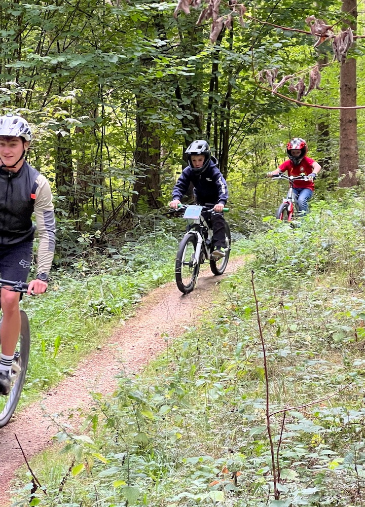 Spannende Geschicklichkeitsübungen rund ums Fahrrad