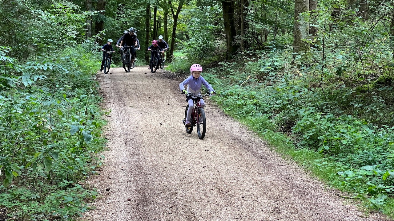Spannende Geschicklichkeitsübungen rund ums Fahrrad