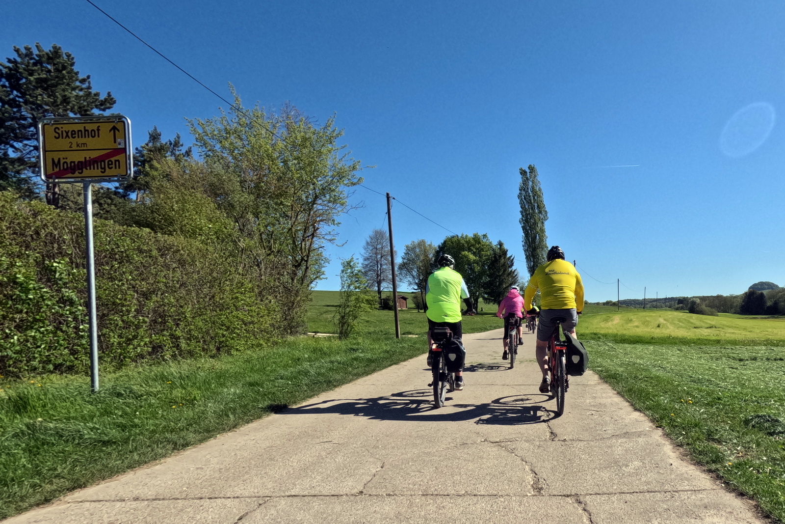 Mittwochsradler auf Mai-Tour am Altenberger Turm