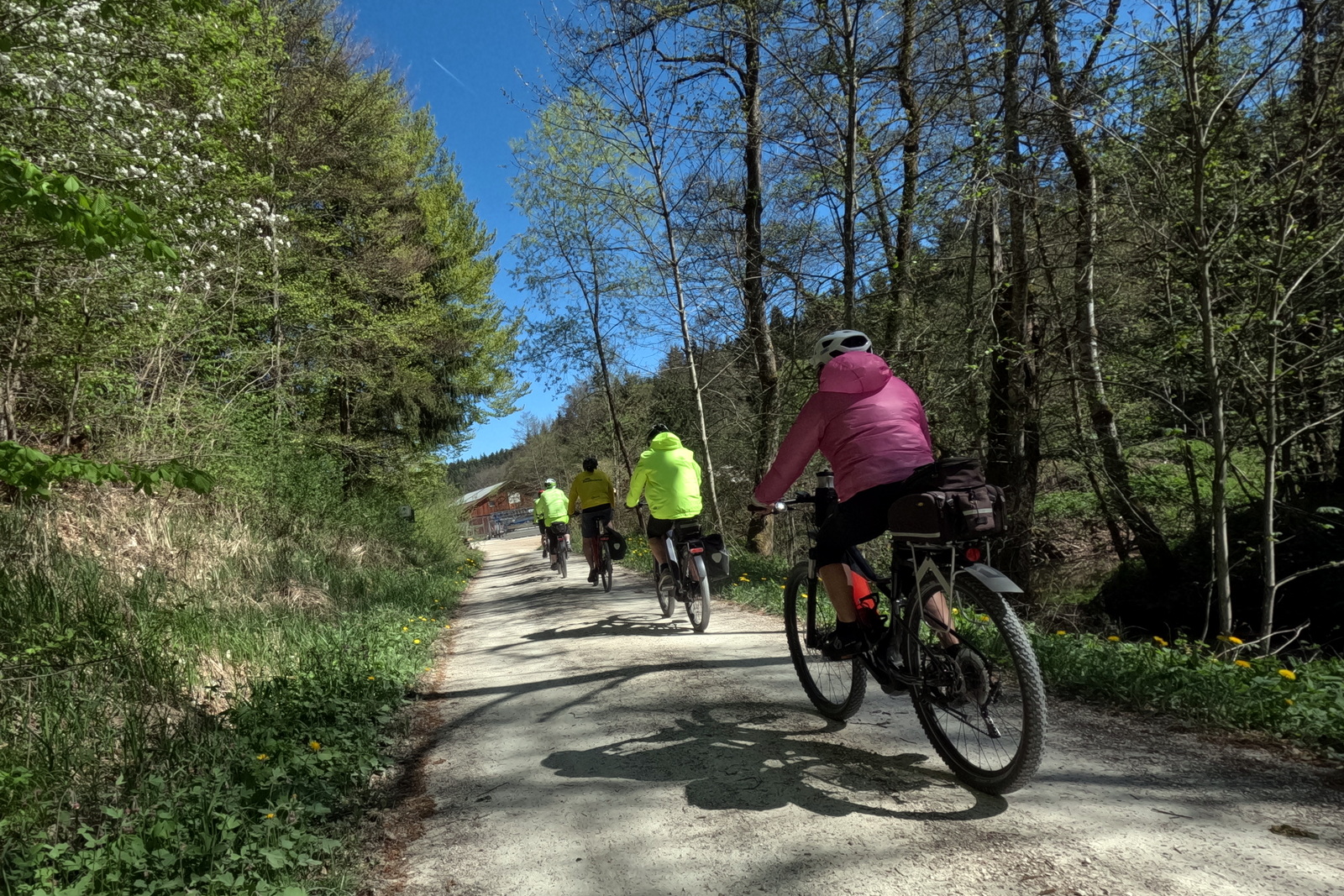 Mittwochsradler auf Mai-Tour am Altenberger Turm